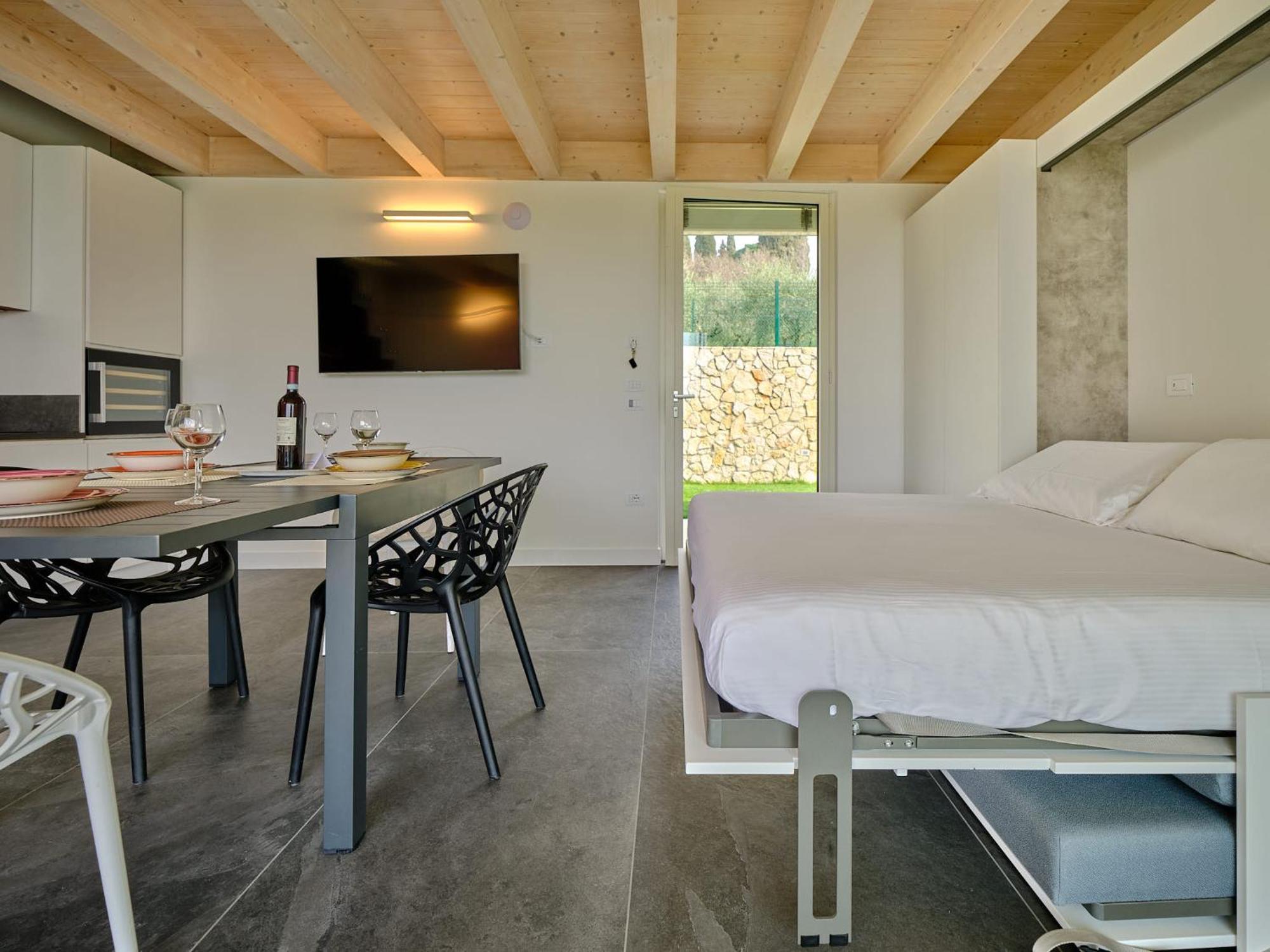 ברדולינו Villa Sunny Lake Suites מראה חיצוני תמונה