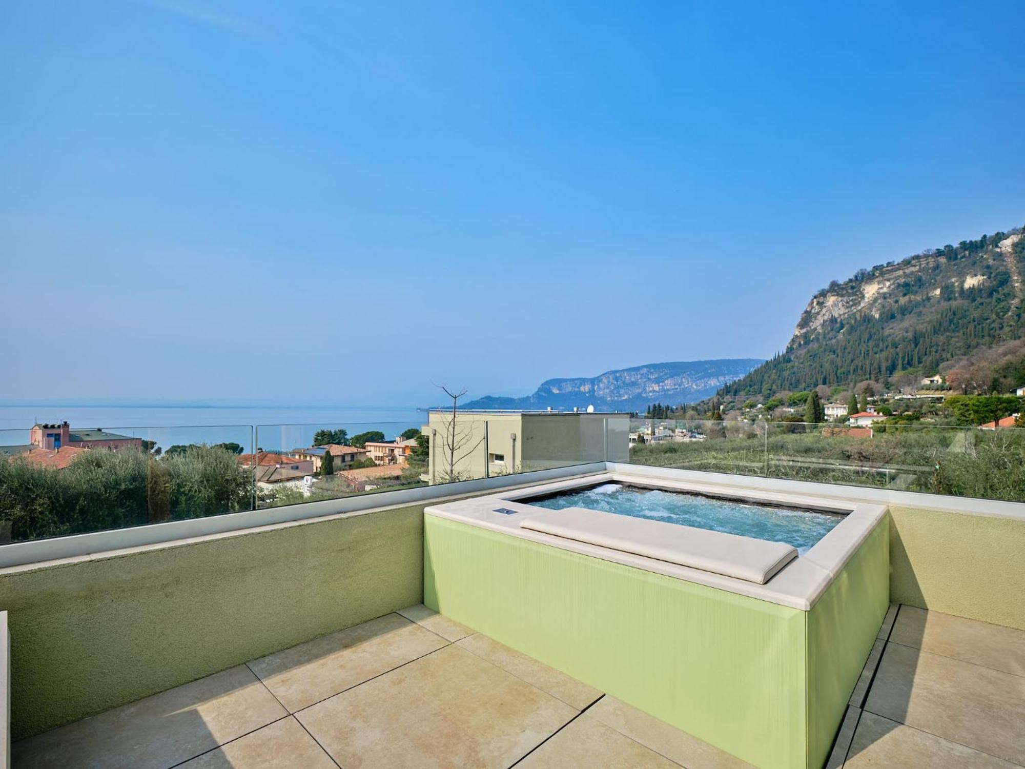 ברדולינו Villa Sunny Lake Suites מראה חיצוני תמונה
