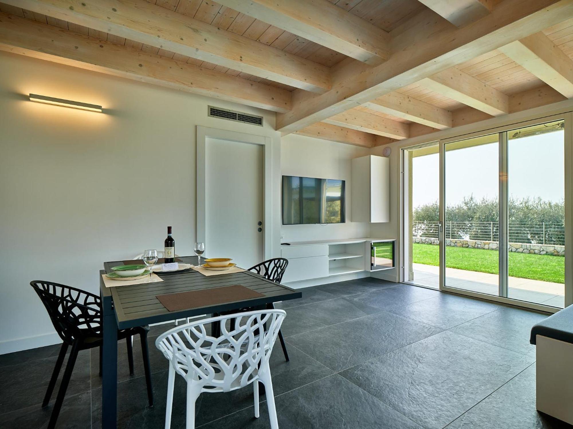 ברדולינו Villa Sunny Lake Suites מראה חיצוני תמונה
