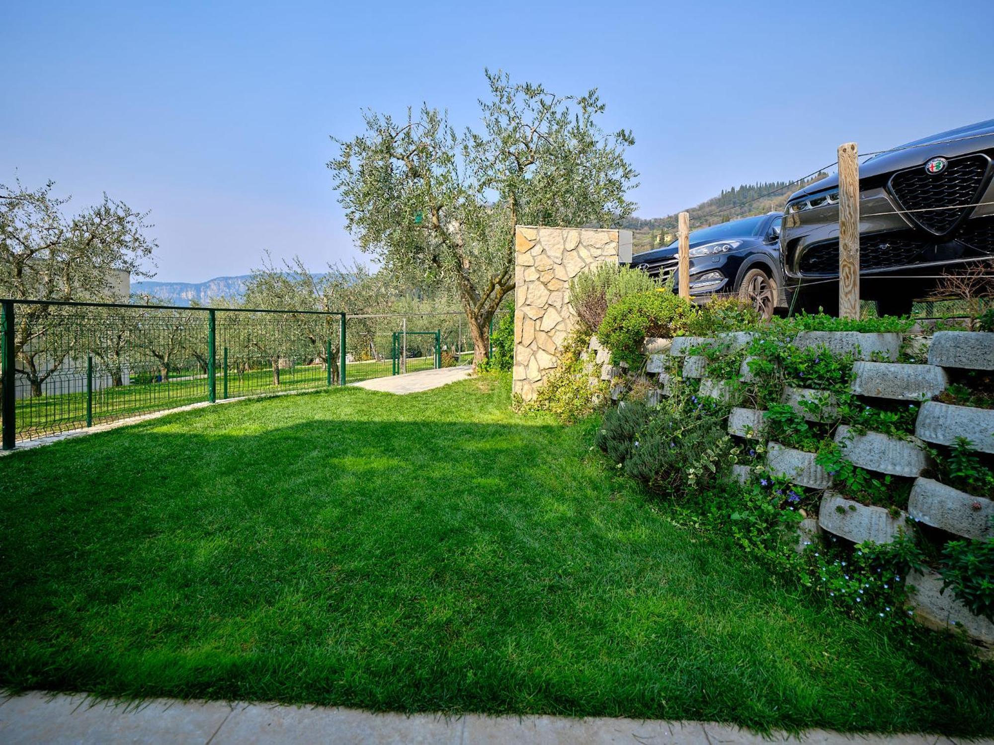 ברדולינו Villa Sunny Lake Suites מראה חיצוני תמונה