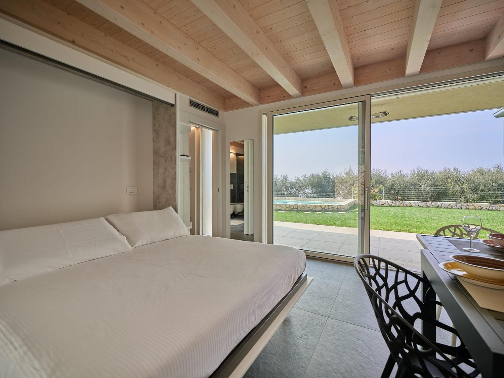 ברדולינו Villa Sunny Lake Suites מראה חיצוני תמונה