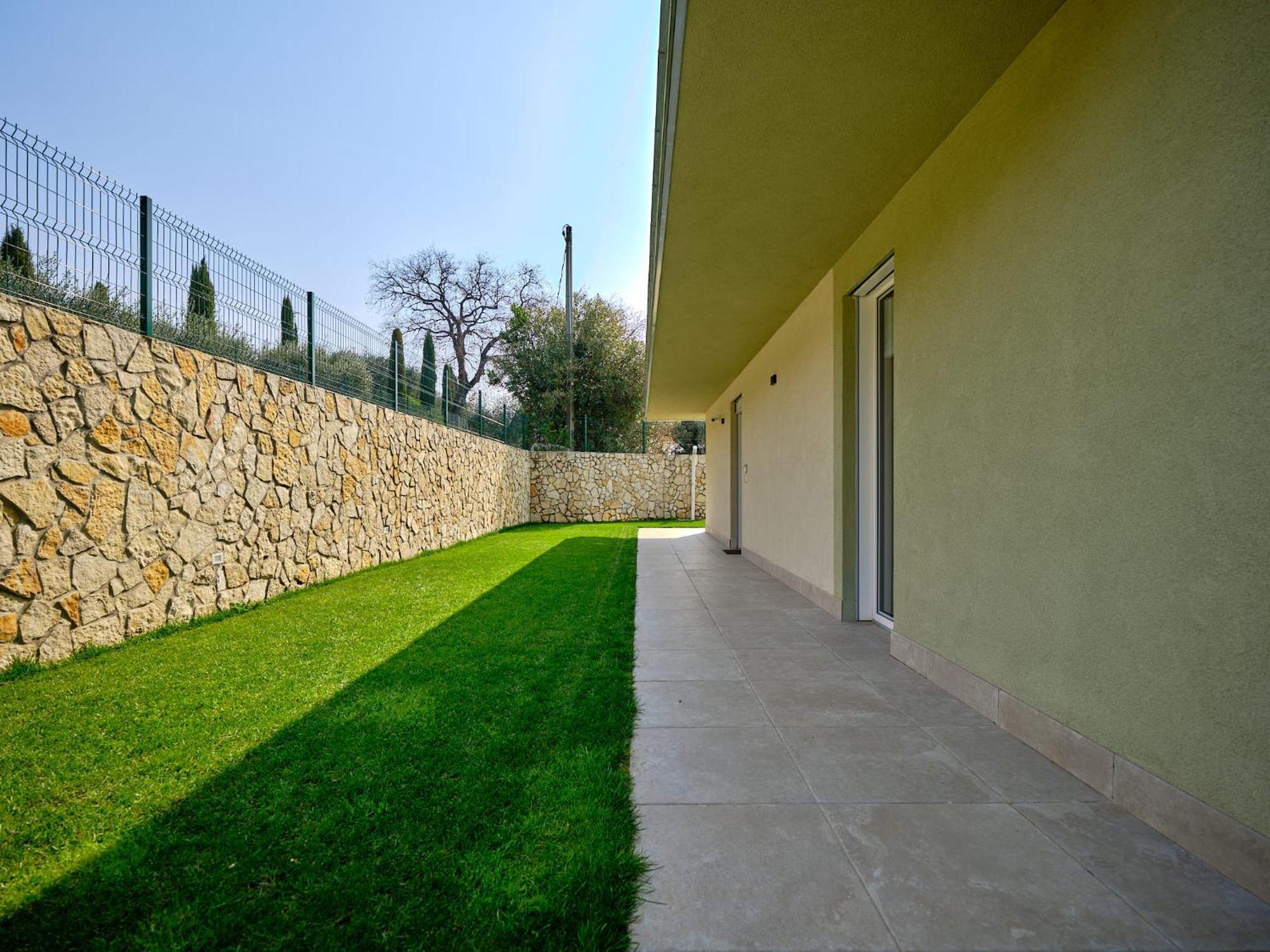 ברדולינו Villa Sunny Lake Suites מראה חיצוני תמונה