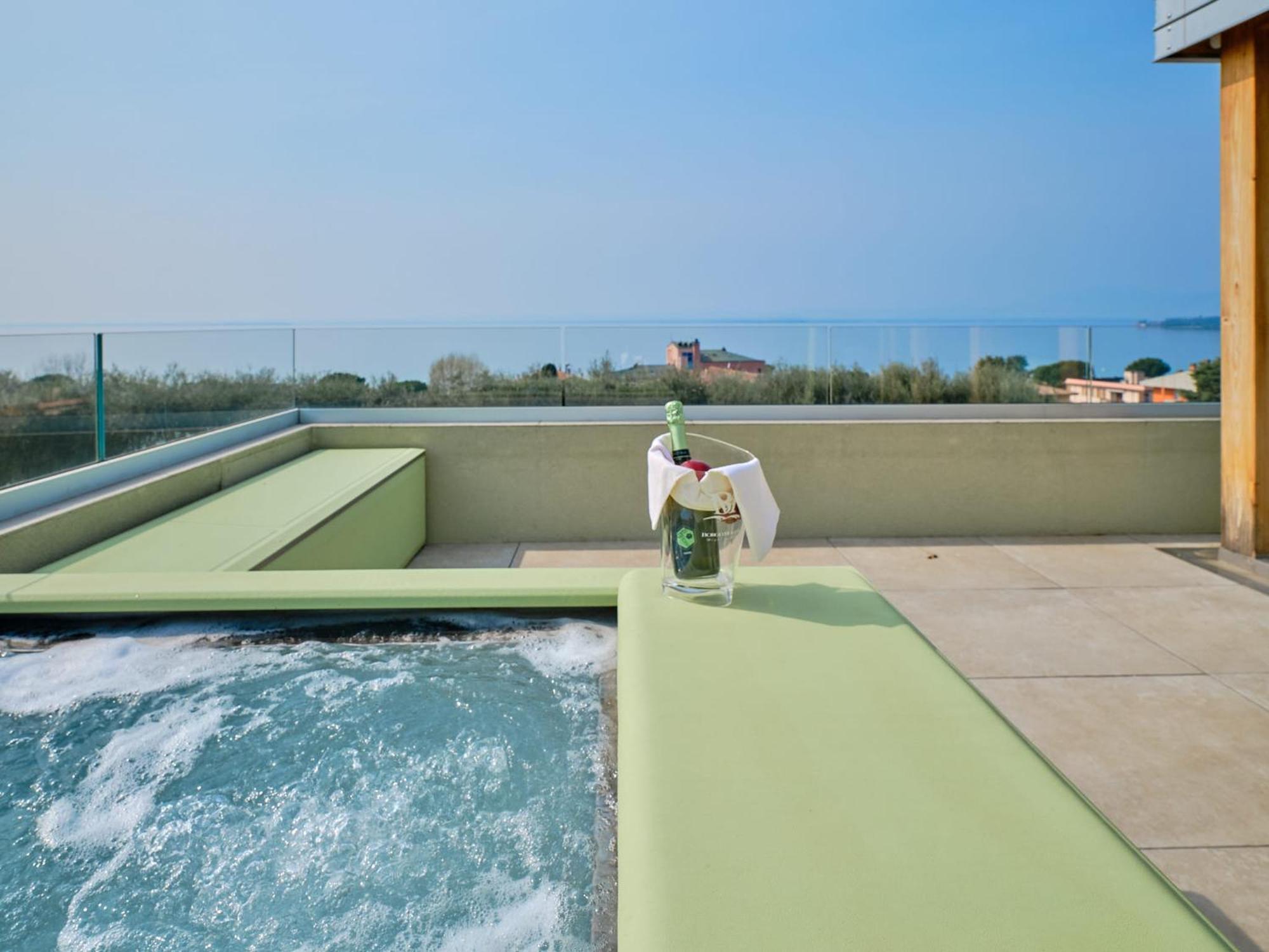 ברדולינו Villa Sunny Lake Suites מראה חיצוני תמונה