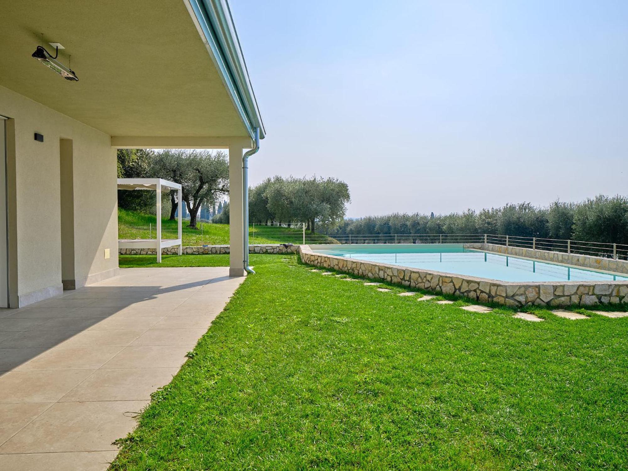 ברדולינו Villa Sunny Lake Suites מראה חיצוני תמונה