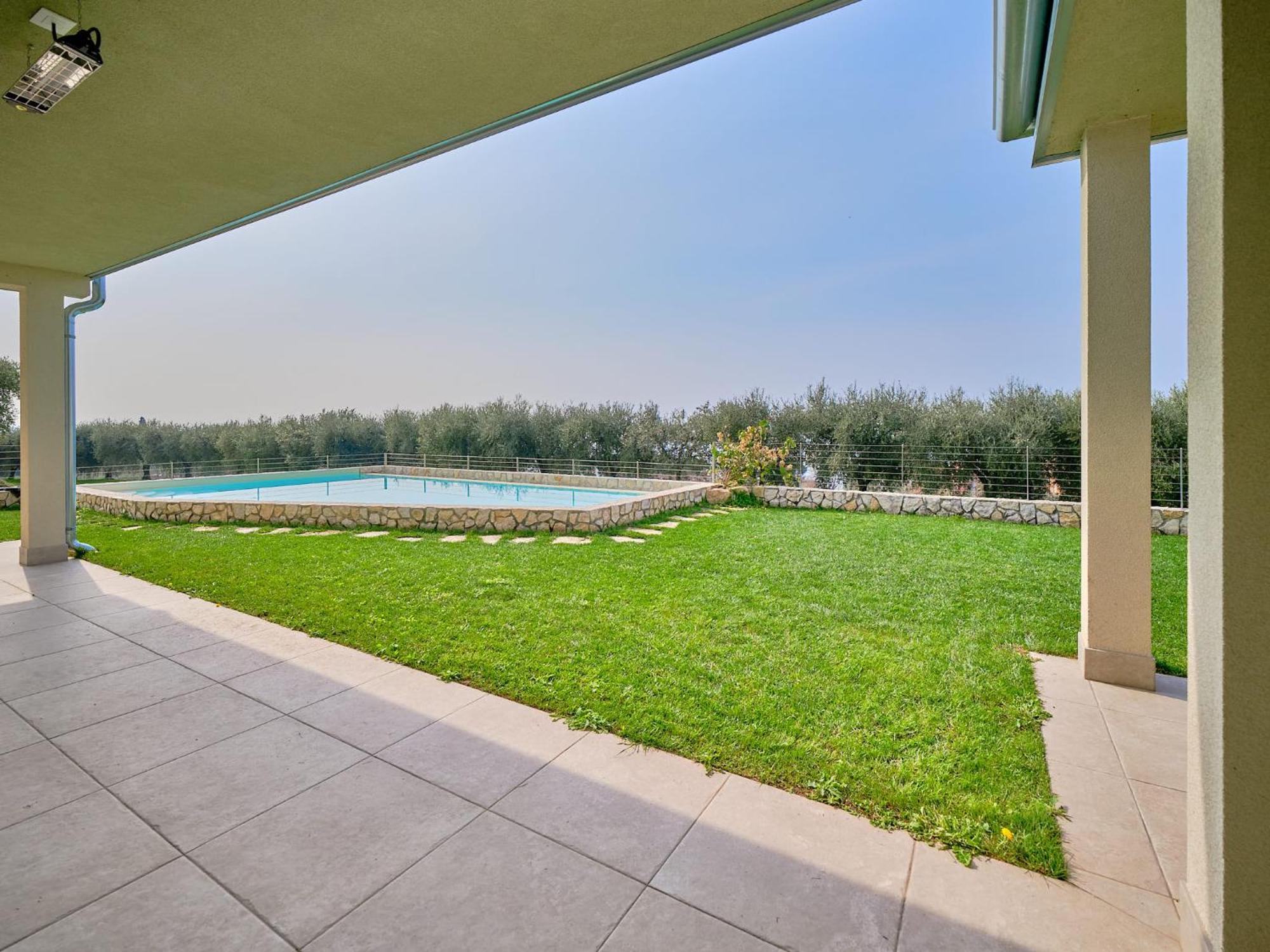 ברדולינו Villa Sunny Lake Suites מראה חיצוני תמונה