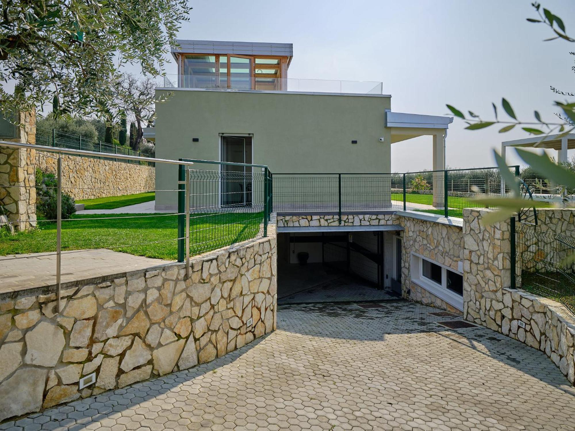 ברדולינו Villa Sunny Lake Suites מראה חיצוני תמונה